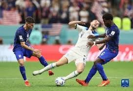 东契奇狂砍42分7板8助4断难救主，湖人三连败暴露两大致命短板